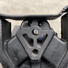 Load image into Gallery viewer, 900/9-3 Gearbox Mount
