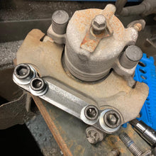 Load image into Gallery viewer, Early 9-5, 900/9-3 Cobalt SS Brembo Brakes Adaptor Kit
